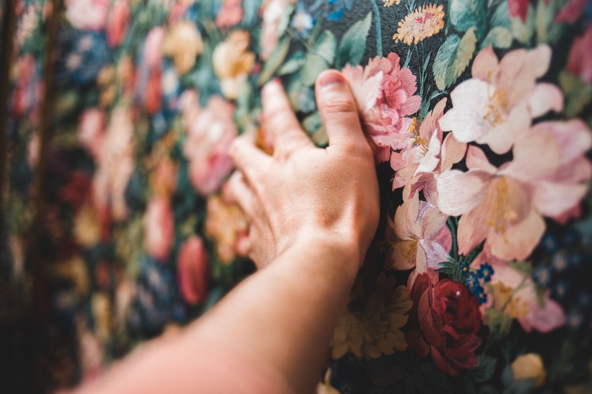 Floral duvar kâğıdı deseni